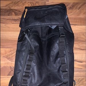 nike basketball bags